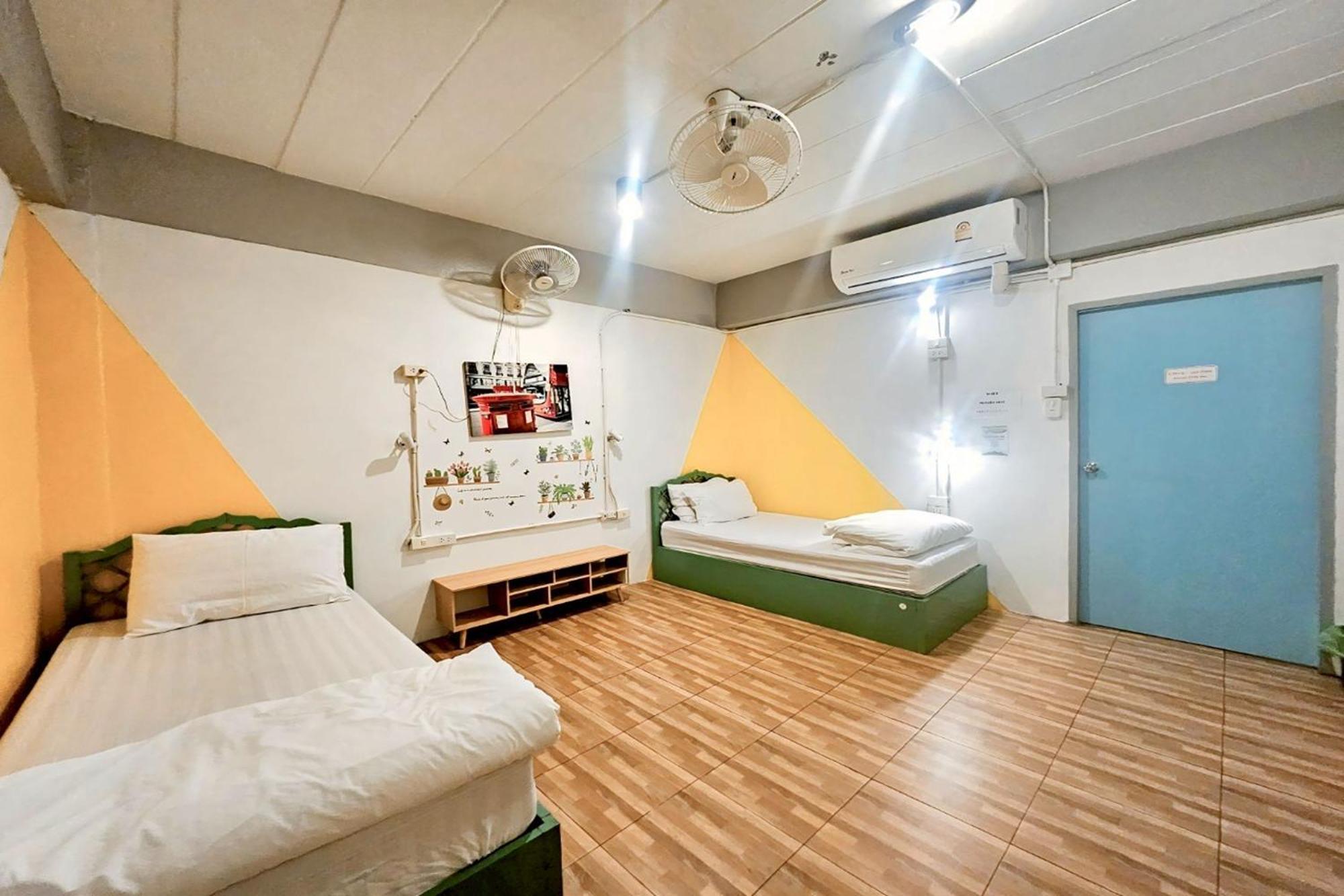 Me U Hostel Chiang Mai Extérieur photo