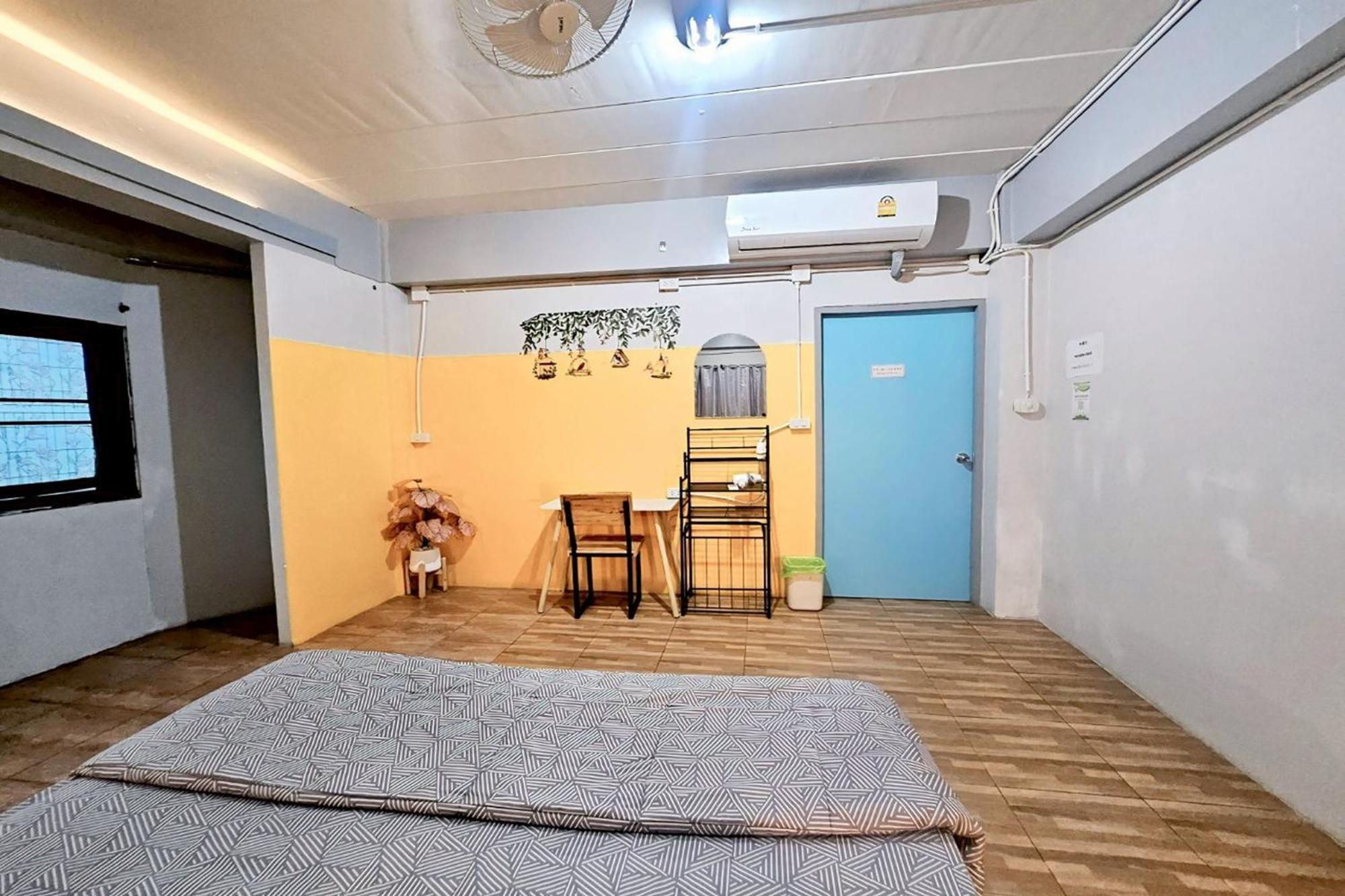 Me U Hostel Chiang Mai Extérieur photo