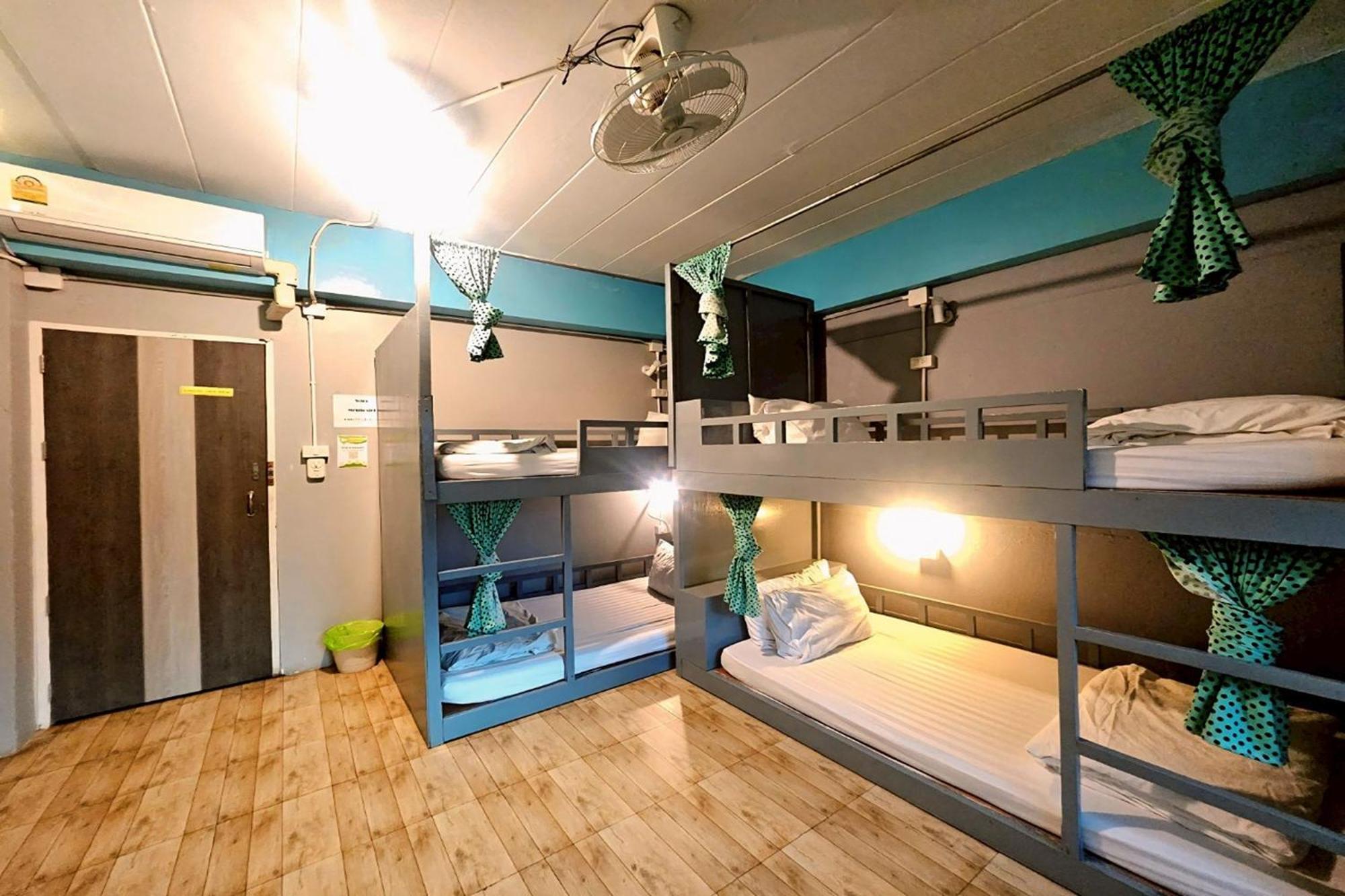Me U Hostel Chiang Mai Extérieur photo