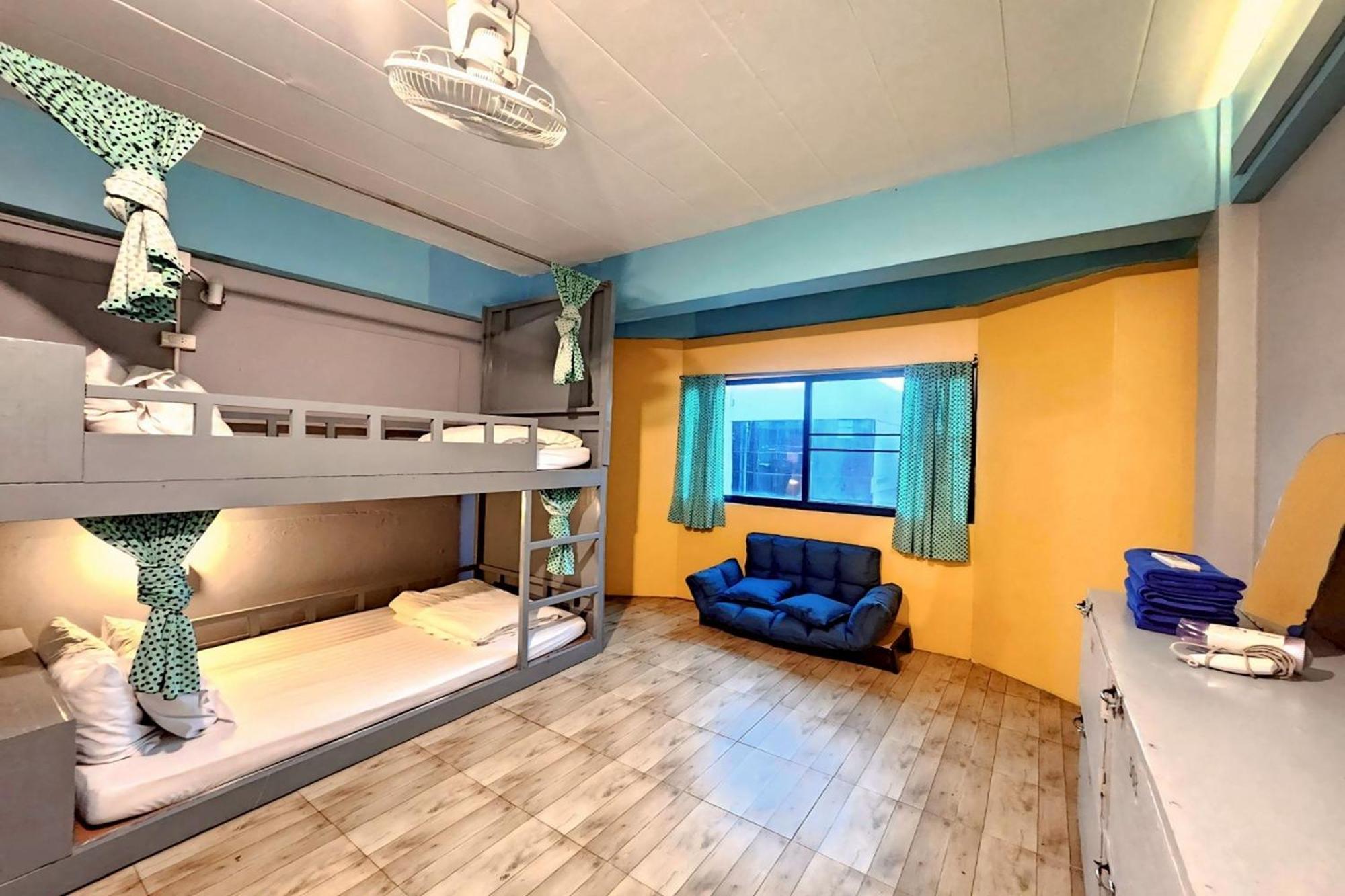 Me U Hostel Chiang Mai Extérieur photo