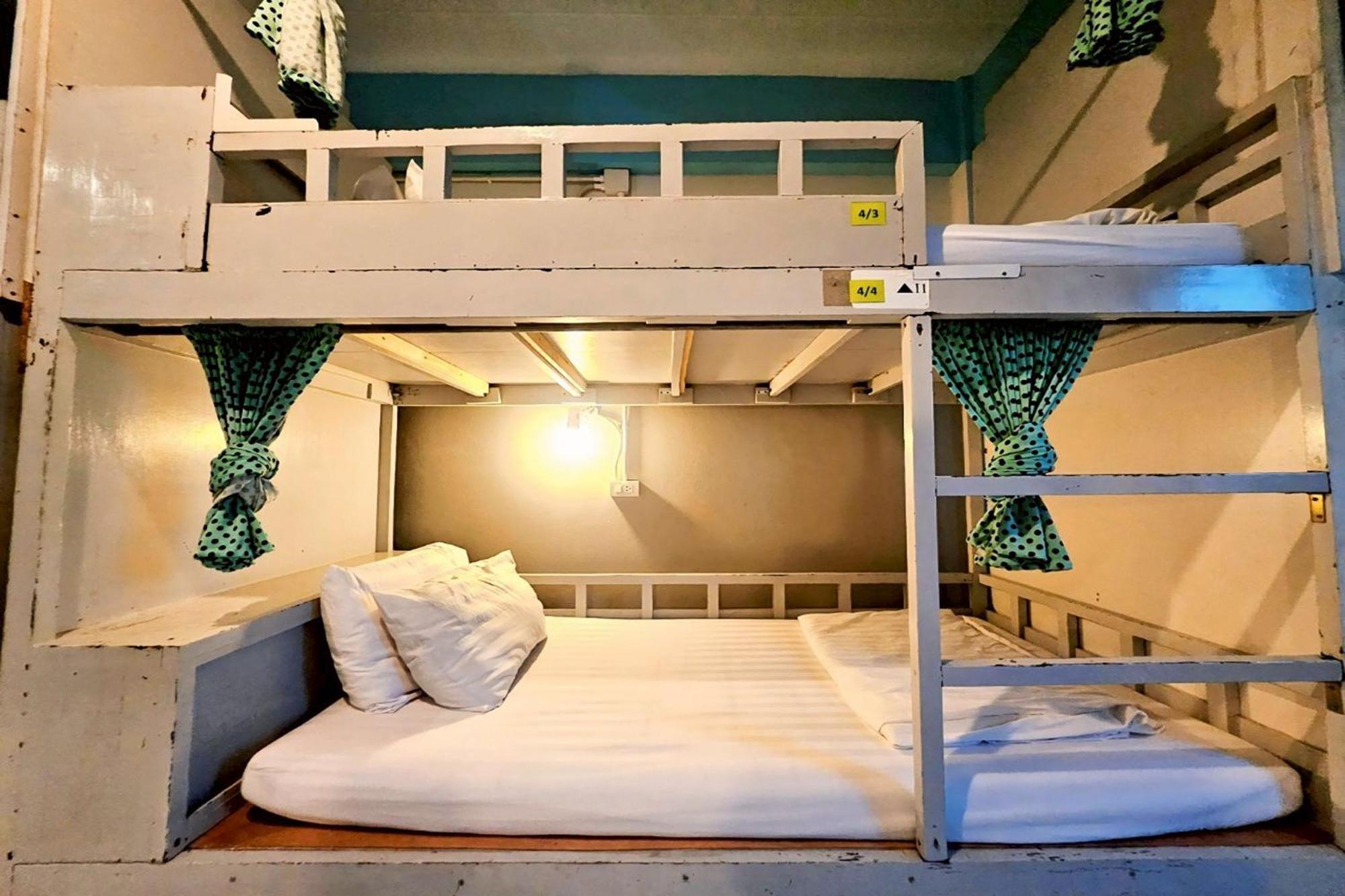 Me U Hostel Chiang Mai Extérieur photo